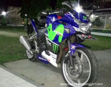 HondaCBR250R Modifikasi Movistar