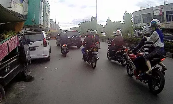Motor sport terkesan kurang nyaman untuk boncenger