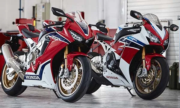 Honda CBR1000RR 2017 dengan yang lama