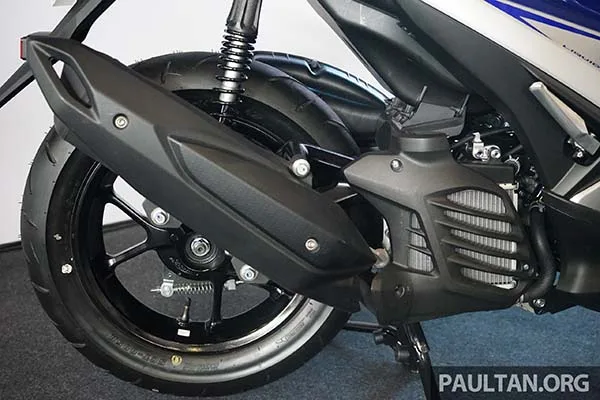 Didukung ban gambot ukuran 140 ring 14 dibelakang Knalpot Yamaha Aerox 155