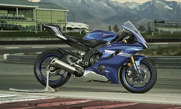 Yamaha R6 2017 tampak samping
