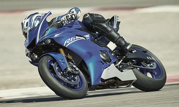 Yamaha R6 2017 cornering Yamaha R6 2017 cornering