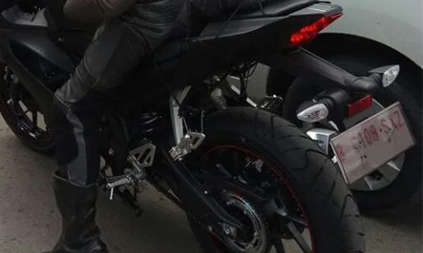 Spyshoot All New Yamaha R15 v3 2017 bagian belakang
