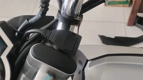 USB Charger Vixion 2017 SE USB Charger Vixion 2017 SE