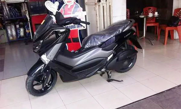 Yamaha NMax 2017 hitam