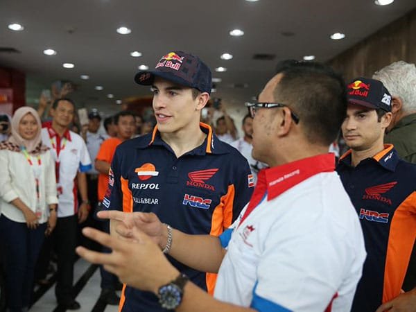 Marquez dan Dani di dealer Honda Marquez dan Dani di dealer Honda