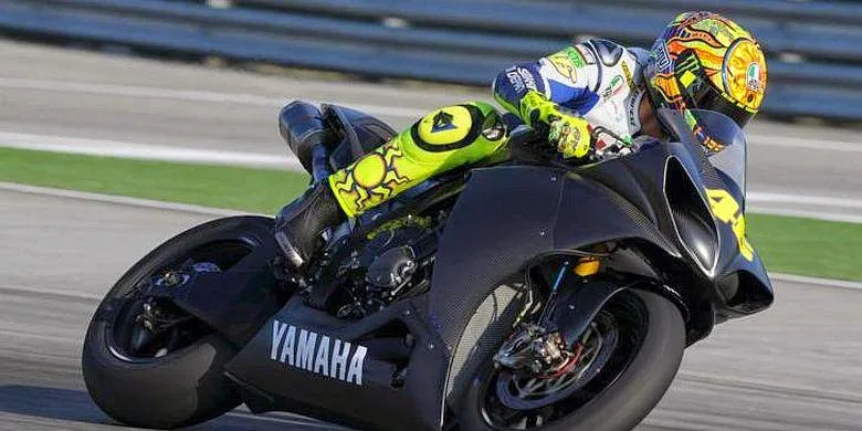 YamahaYZF-R1DitestolehValentinoRossi
