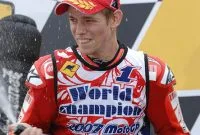 CaseyStonerjuarabersamaDucati
