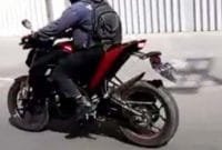 YamahaMT-15dikejar