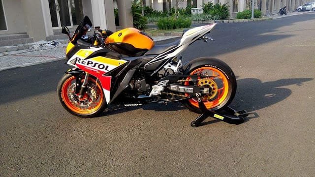 Modifikasi All New CBR150R Moge Look dengan ban gambot 