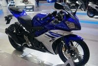 YamahaR15RevvingBlue