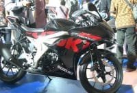 SuzukiGSX-R150hitam