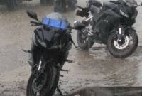 YamahaR152017kehujanan