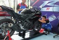 YamahaR25