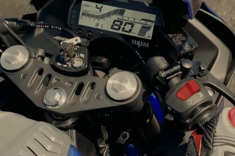 Iklan TVC All New R15 dashboard Iklan TVC All New R15 dashboard