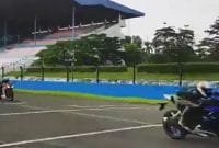 Adu All New R15 vs Honda CBR150R Adu All New R15 vs Honda CBR150R