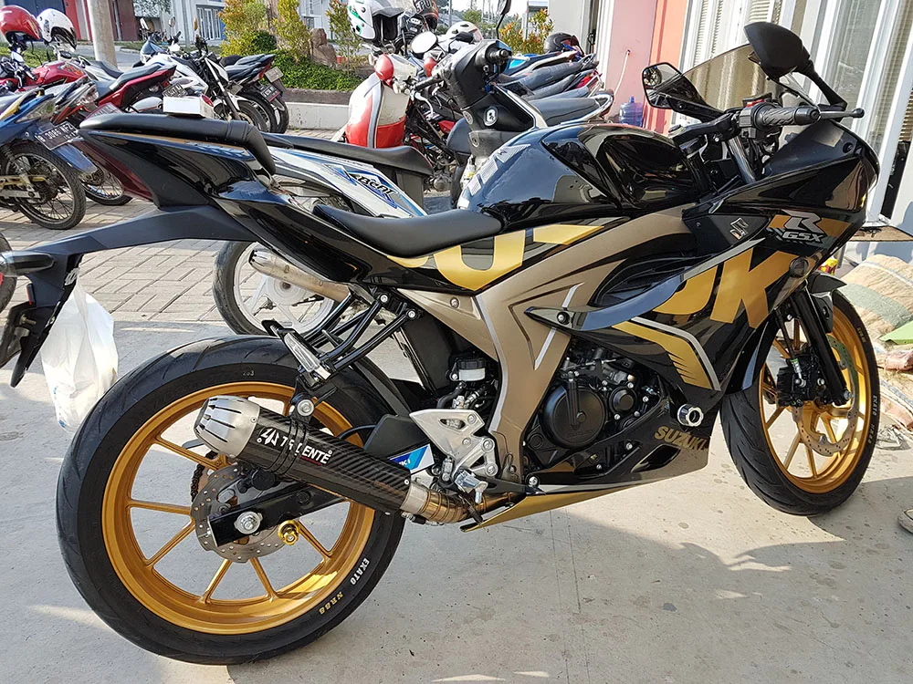 Suzuki GSX-R150 Striping Emas