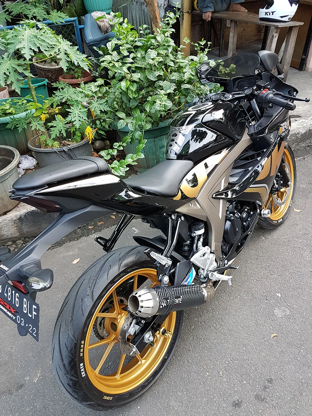 Suzuki GSX-R150 Velg warna Gold