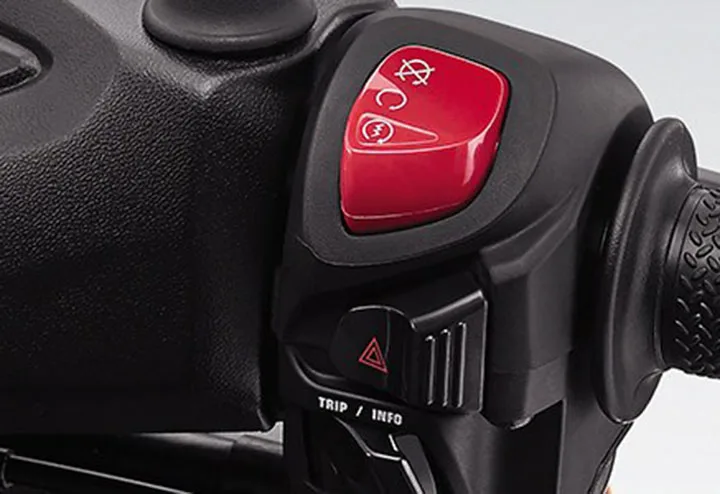 Lampu Hazard pada Yamaha XMax 250