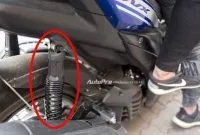 Shock belakang Yamaha Aerox versi Indonesia yang bermasalah Shock belakang Yamaha Aerox versi Indonesia yang bermasalah