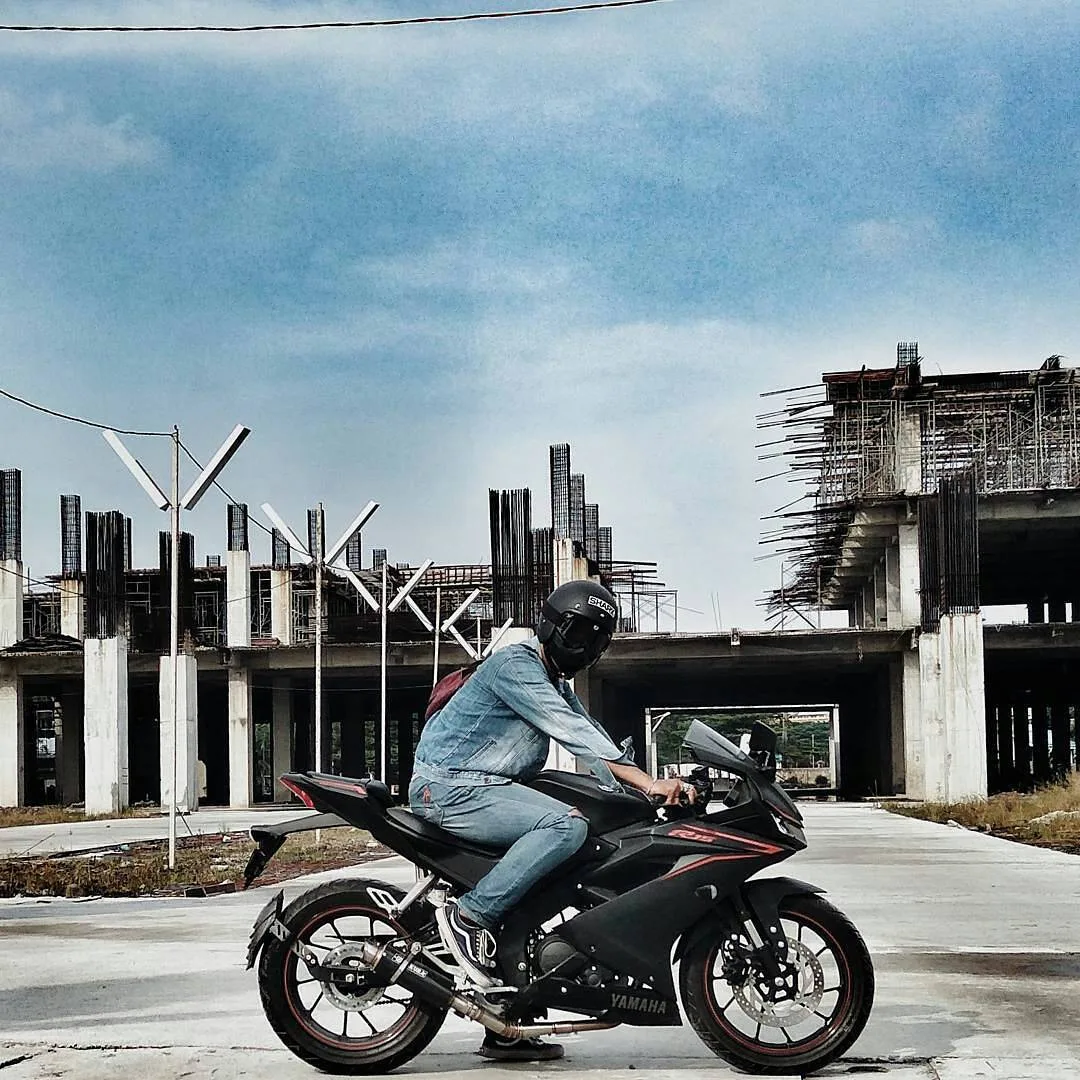 Yamaha R15 v3