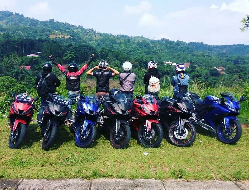 Yamaha R15 v3
