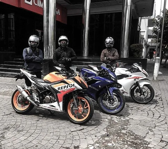 Yamaha R15 v3
