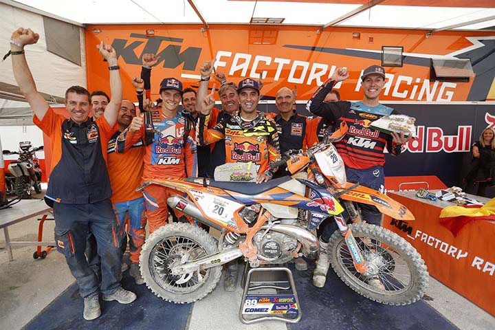 Alfredo Gomez bersama tim Balap KTM