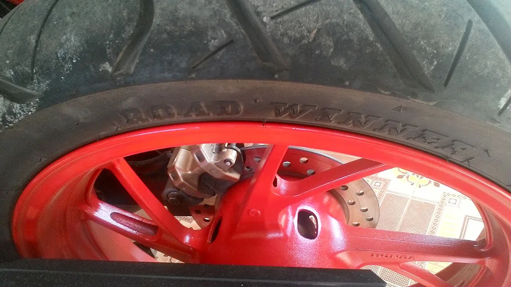 Ban dan Velg belakang CB150R