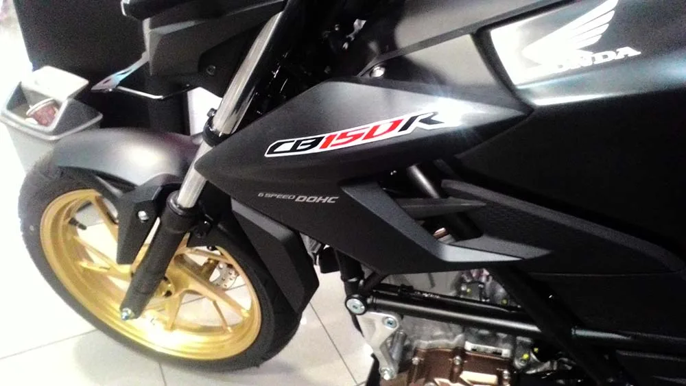 Ketemu Honda CB150R Velg Cat Emas