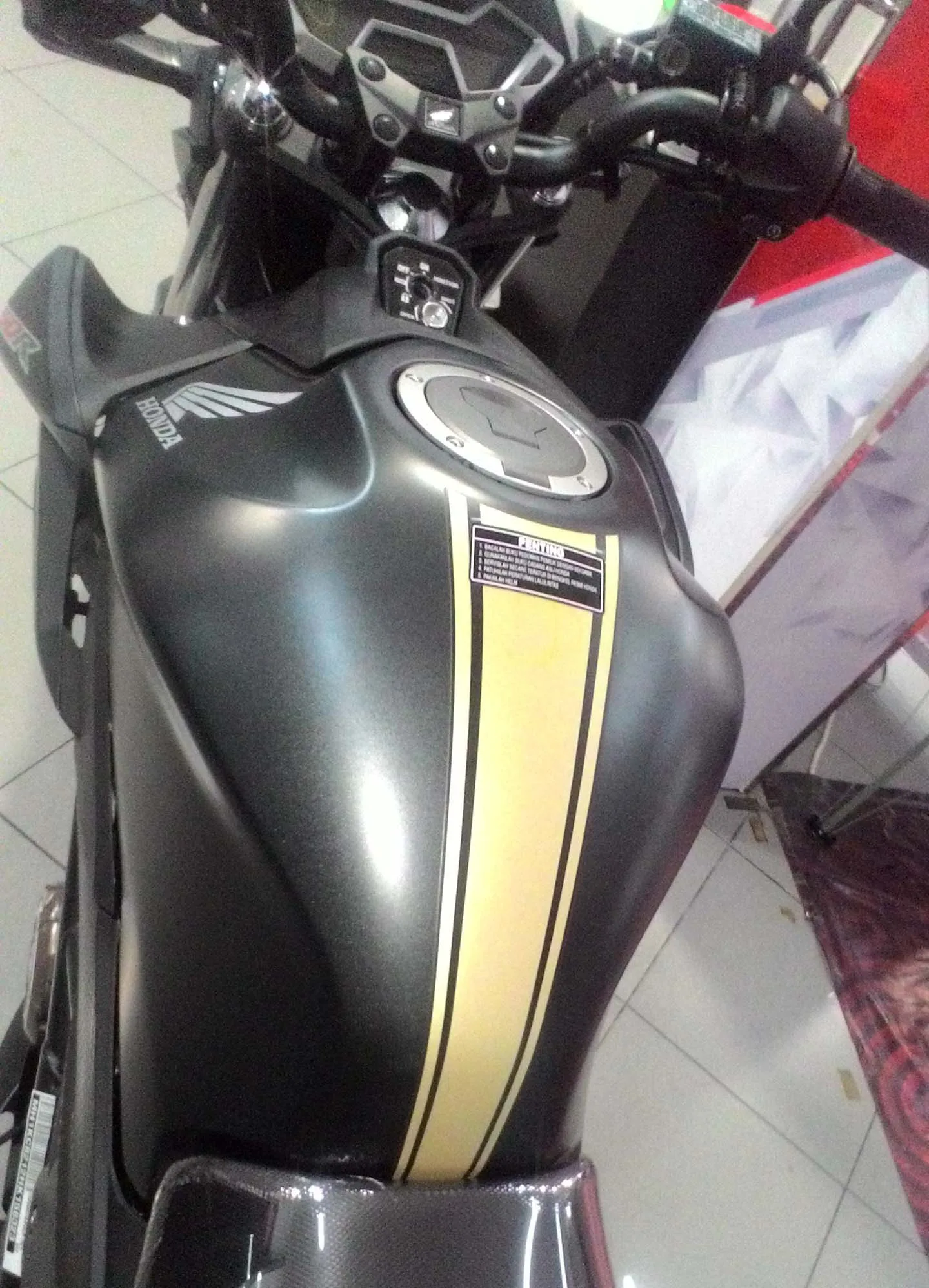 Tanki Honda CB150R Stallion Black