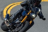 Menyalakan Lampu Motor pada Siang Hari