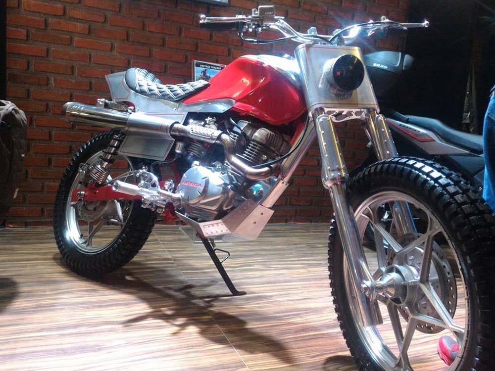  Modifikasi  Honda  CB150 Verza  ala Cafe Racer ini keren 