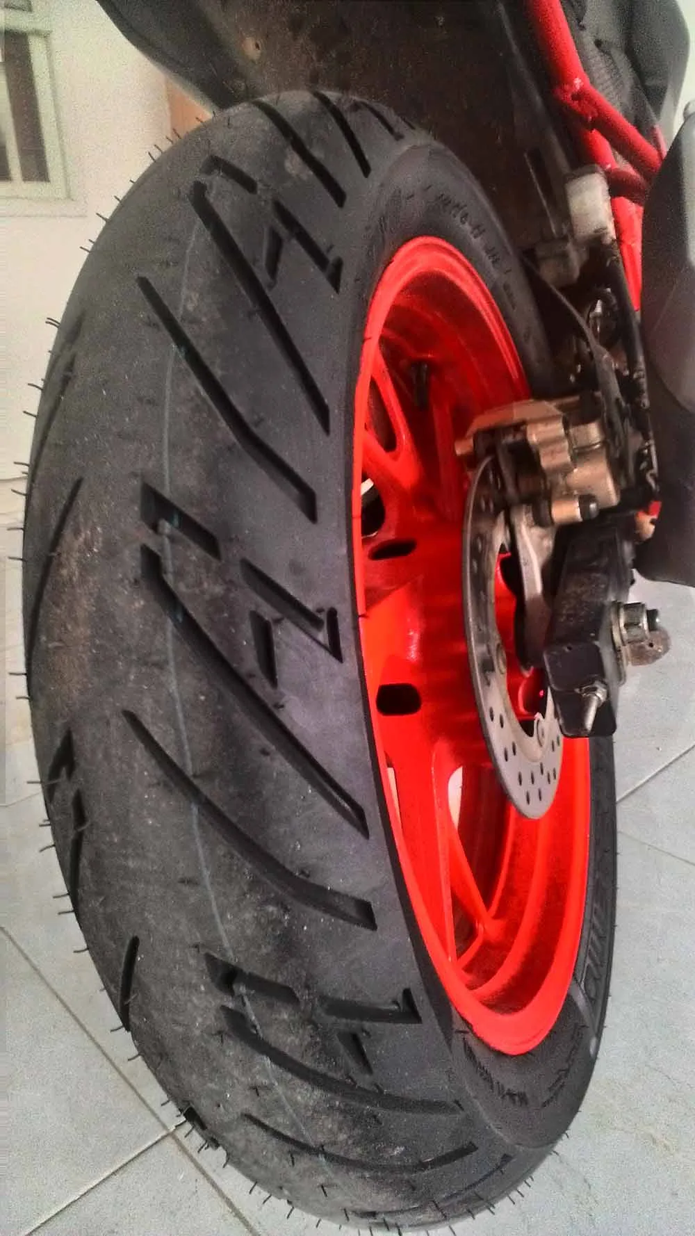 Ban CB150R lebih gambot pakai lebar 140