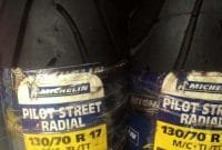 Ban baru lama tidak dipakai mengeras kadaluarsa Ban baru lama tidak dipakai mengeras kadaluarsa