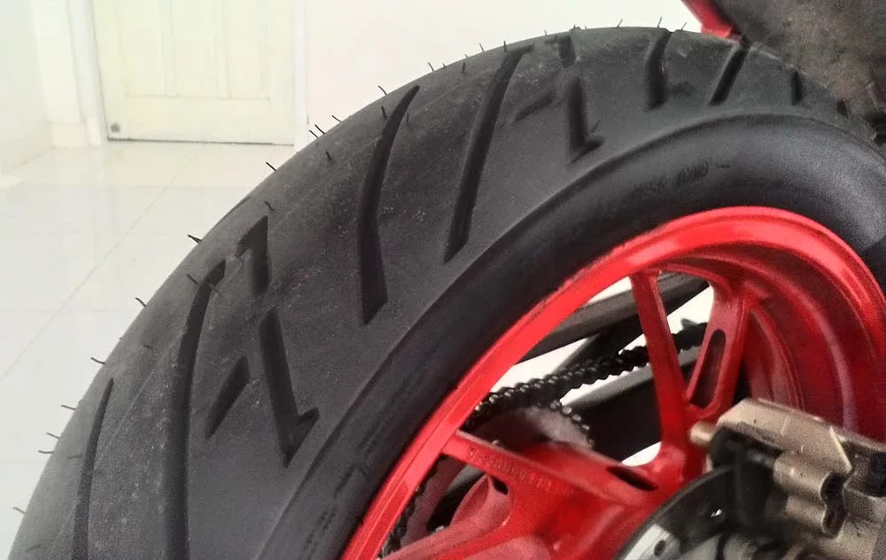 Grafis Pattern Ban CB150R mirip huruf A