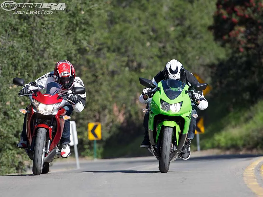 Honda CBR250 vs Kawasaki Ninja 250 Kawasaki Ninja 250 Karburator