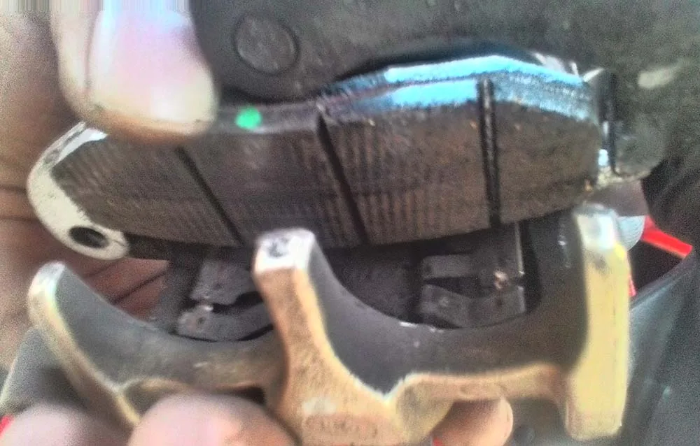 Mengganti Kampas rem depan Motor