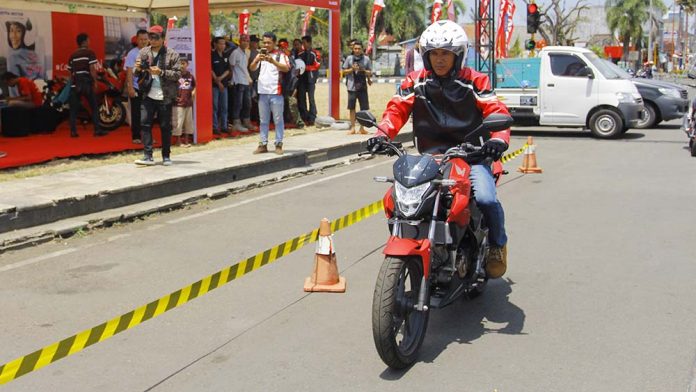 Honda CB150R facelift di YogyakartaHonda CB150R facelift di Yogyakarta