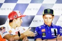 Jabat tangan Marquez di tolak Rossi