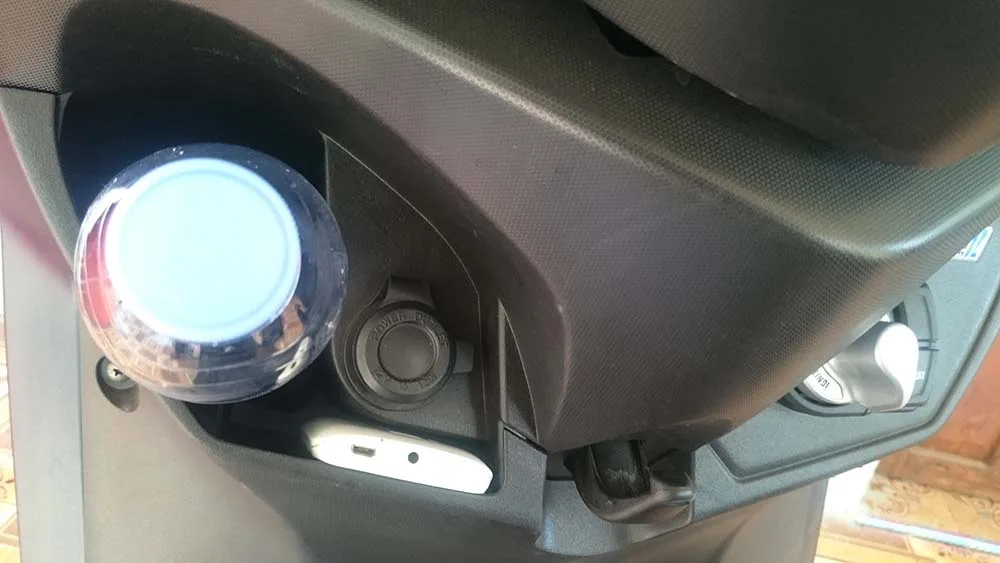 Laci Kompartemen Yamaha Lexi 125 Laci Kompartemen Yamaha Lexi 125