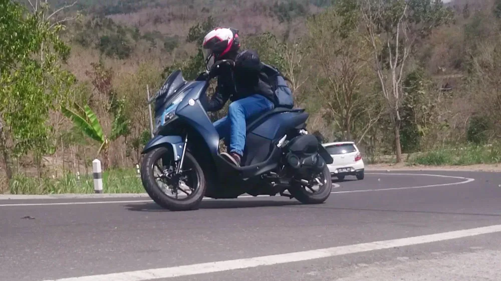 Review Yamaha Lexi 125