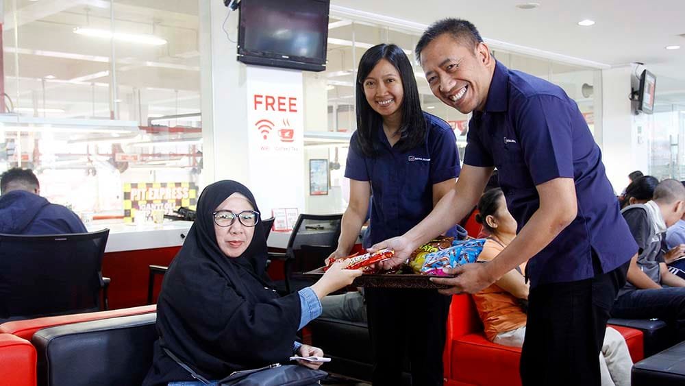 Snack Gratis dari Manajemen Astra Motor Yogyakarta