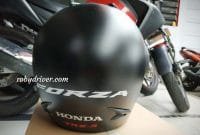 Helm bawaan Honda Forza 250 biasa saja Helm bawaan Honda Forza 250 biasa saja