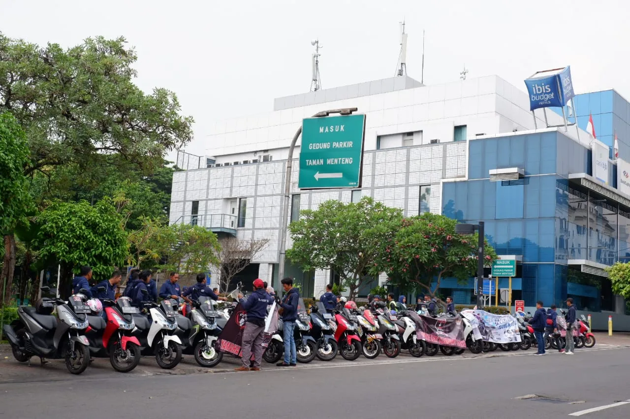 Komunitas Yamaha Lexi Community Indonesia (YLCI) berkumpul