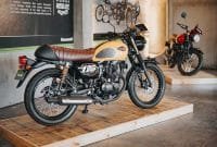 Kawasaki W175 Cafe dirilis Kawasaki W175 Cafe dirilis
