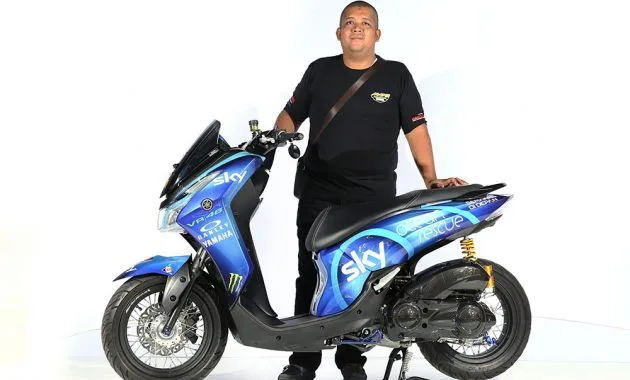 Pemenang Kategori Rising Star Lexi CustoMAXI Bandung