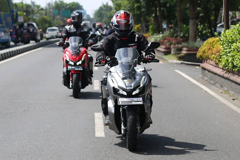 Ride with Honda ADV150