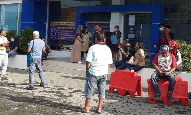 Efek Korona, Layanan SIM tutup