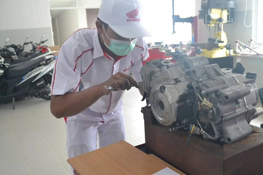 Kompetensi Mekanik Sepeda Motor
